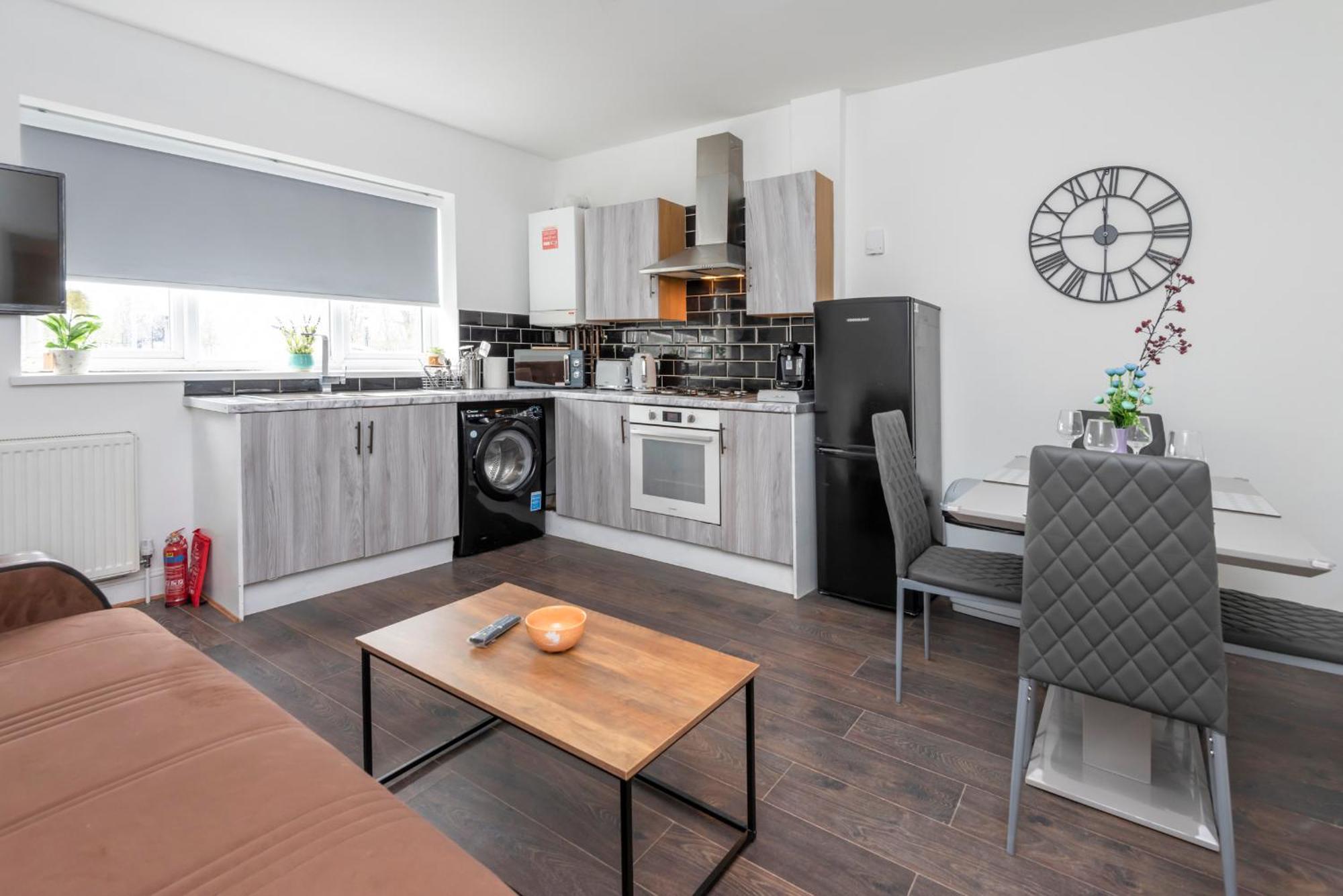 Modern Family Home W/Wi-Fi, Netflix, Self Check-In ロンドン エクステリア 写真